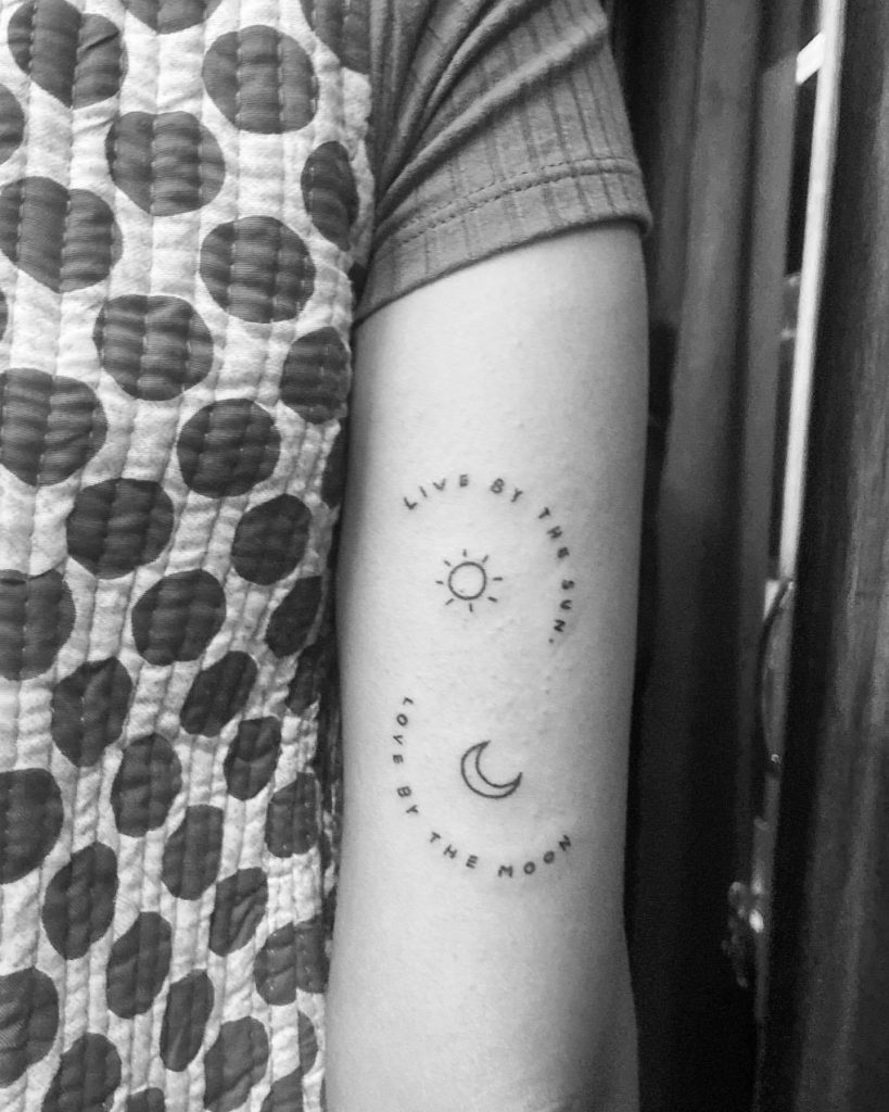 太陽と月のタトゥー