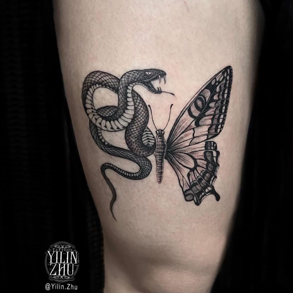 蛇(ヘビ)と蝶のタトゥー