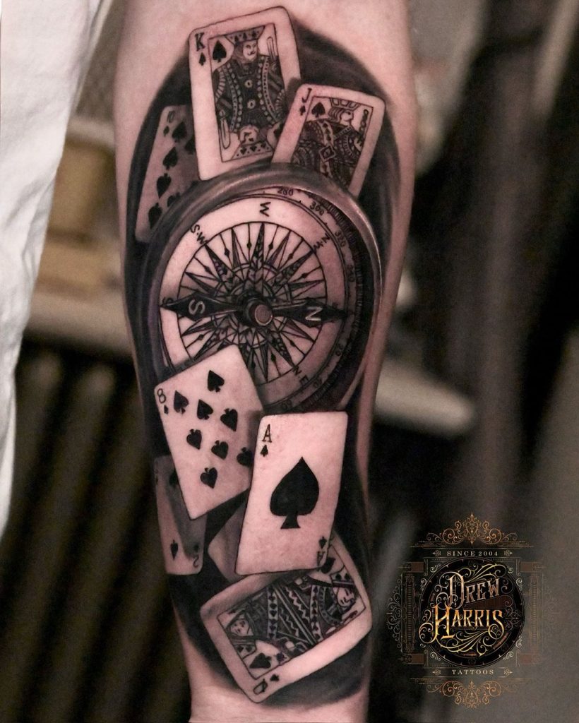 トランプのタトゥーの意味とは？ジョーカーやサイコロとのデザインも紹介！