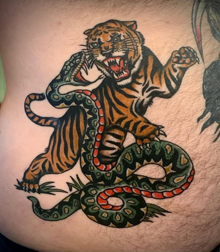 蛇と虎のアメリカントラディショナルタトゥー(オールドスクール)